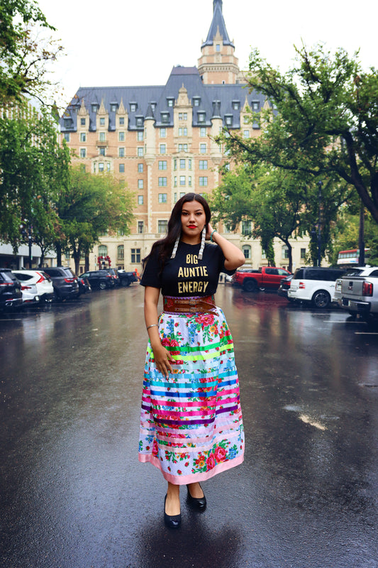 Big Auntie Energy™ Gold Unisex tee